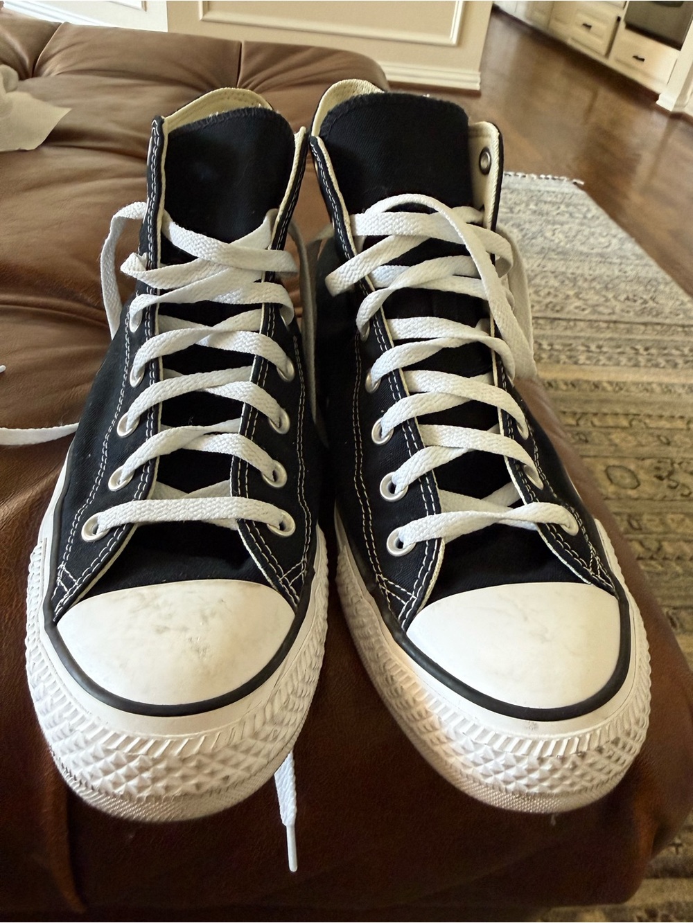 Mens 11 Classic High-Top Canvas Sneakers - Black/White-like new - Picture 3 of 7